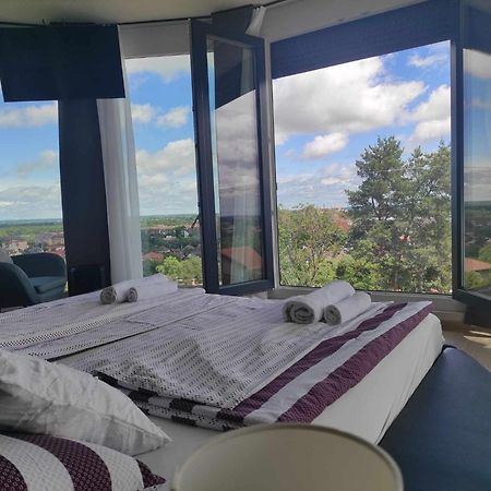 West Panorama Penthouse - Apartment With A Fantastic View Of The City Szombathely Zewnętrze zdjęcie