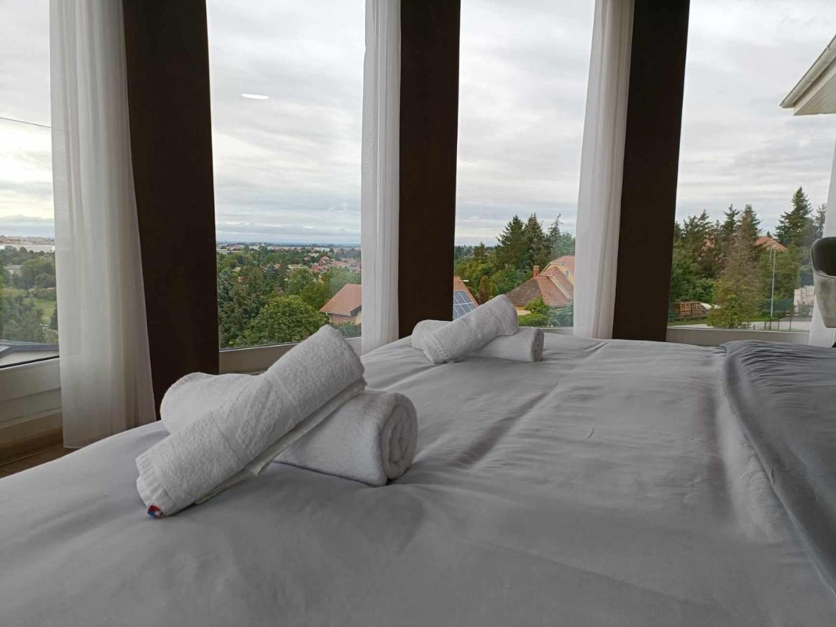 West Panorama Penthouse - Apartment With A Fantastic View Of The City Szombathely Zewnętrze zdjęcie