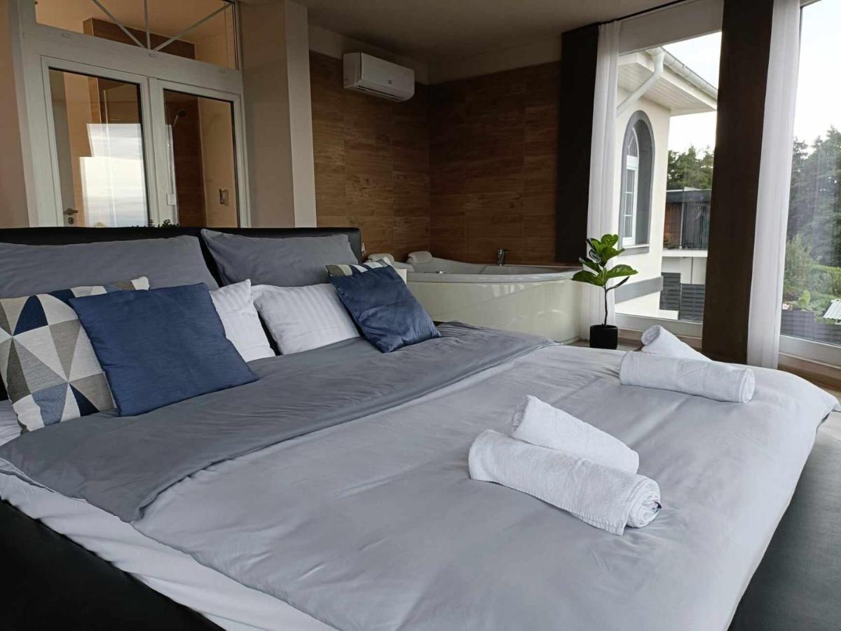 West Panorama Penthouse - Apartment With A Fantastic View Of The City Szombathely Zewnętrze zdjęcie