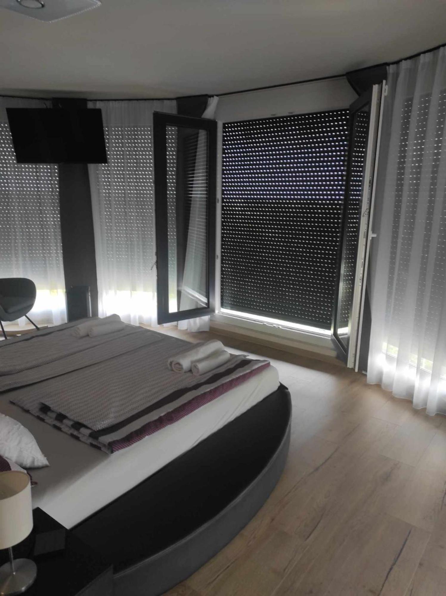 West Panorama Penthouse - Apartment With A Fantastic View Of The City Szombathely Zewnętrze zdjęcie