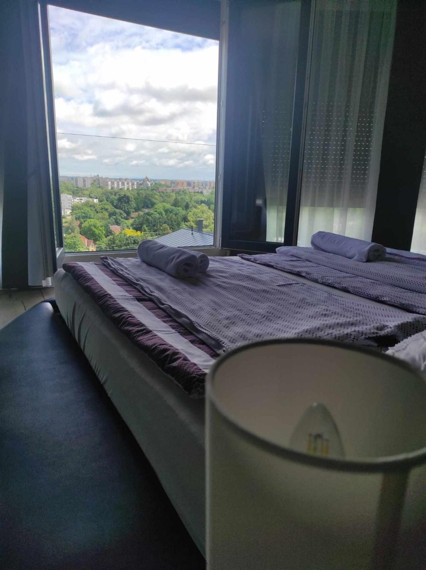 West Panorama Penthouse - Apartment With A Fantastic View Of The City Szombathely Zewnętrze zdjęcie